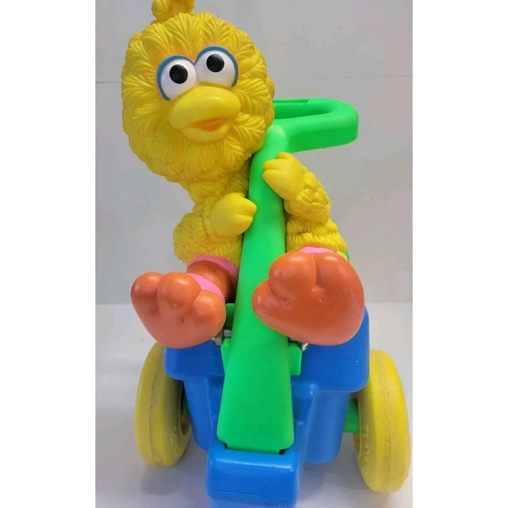 Vtg 1991 Playskool Big Bird Ride On Toy Bike Sesame street‎